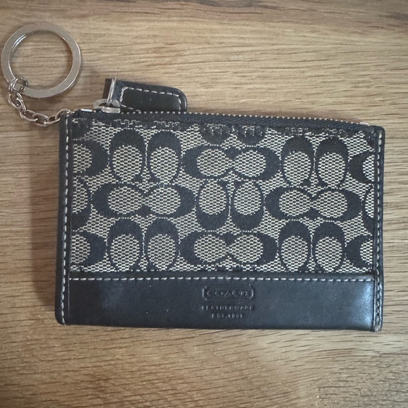 Vintage Coach Wallet - Picture 1 of 3